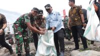 Pj Wali Kota Palopo Ikut Aksi Bersih Pantai Di Bantaeng